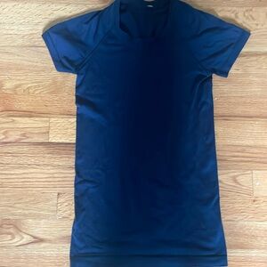 Lululemon size 2 swiftly tech navy *gently used*
